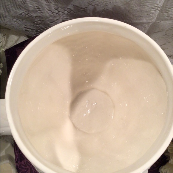 California Pottery Grape Embossed Soup Tureen - Picture 6 of 16